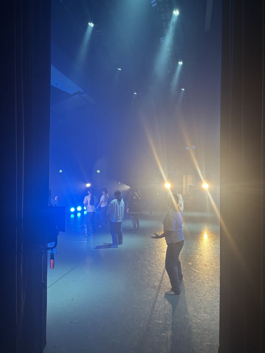 ダンス発表会のステージ